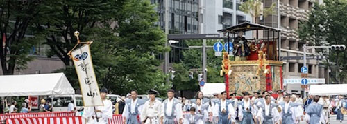 山鉾巡行