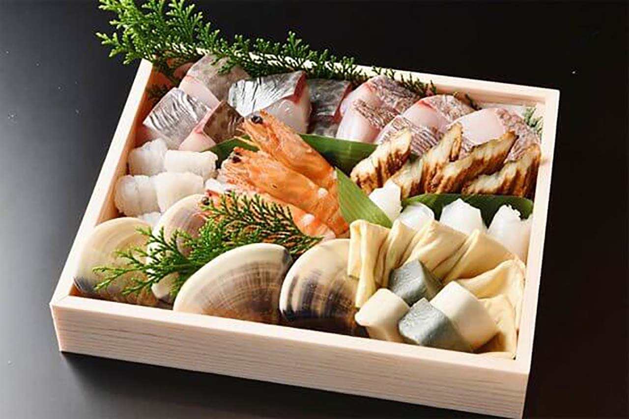 10,800円商品の一例。近幸特製 鯛のお出汁で食べる 京の沖すき盛り合わせ 3~4人前