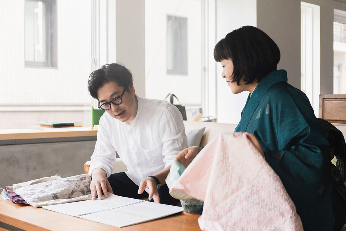 新作は永井さんのデッサンをもとに、アイデアを膨らませていく