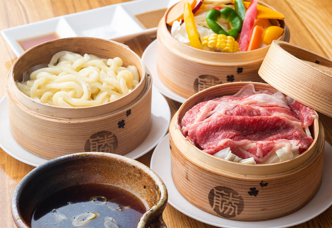 つけ麺風に食べる新スタイルのうどん屋 蒸籠饂飩 Katsuyoshi M エム Kyoto By Leaf つけ麺風に食べる新スタイルのうどん屋 蒸籠饂飩 Katsuyoshi M エム Kyoto By Leaf