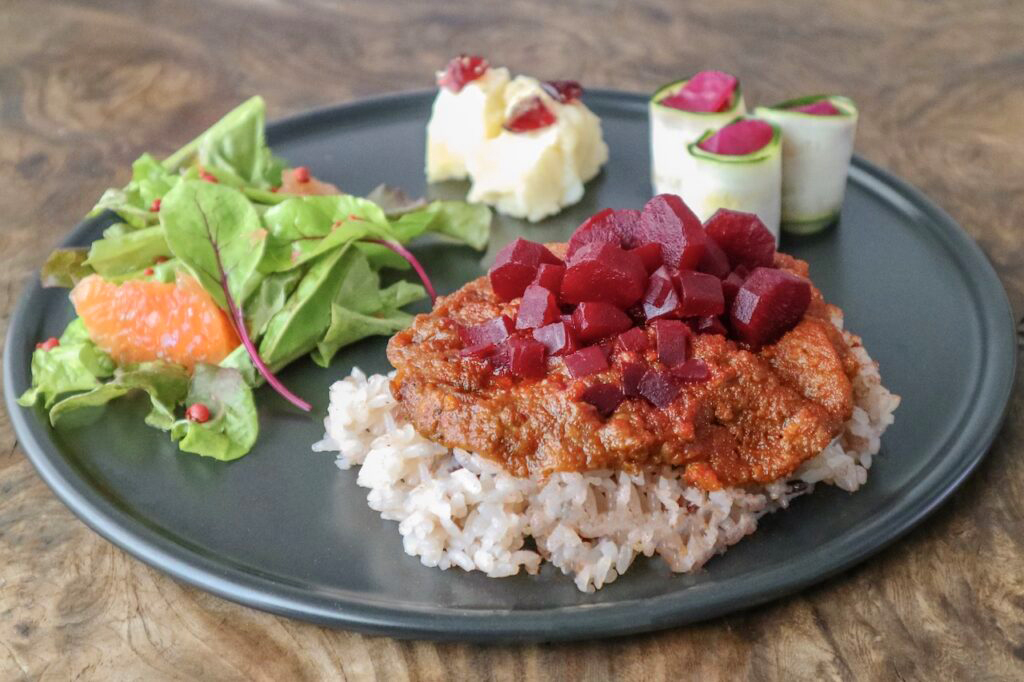 ウサギノネドコの赤の鉱物カレー