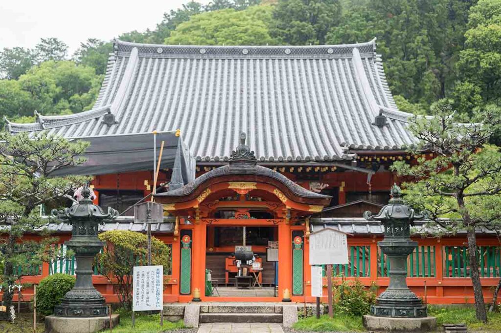 Main hall of Bishamondo