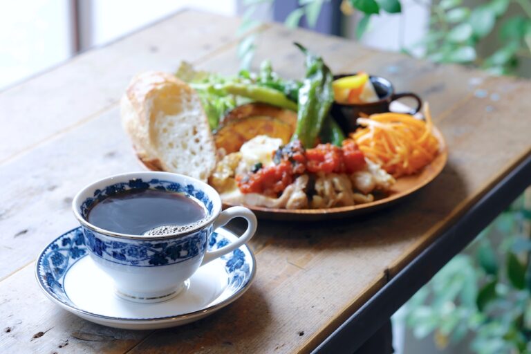 Coffee EPI's Indonesia and Lunch Plates