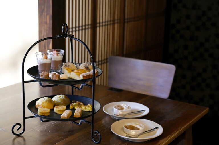 Afternoon tea at Yukinoshita Kyoto Main Store.jpg