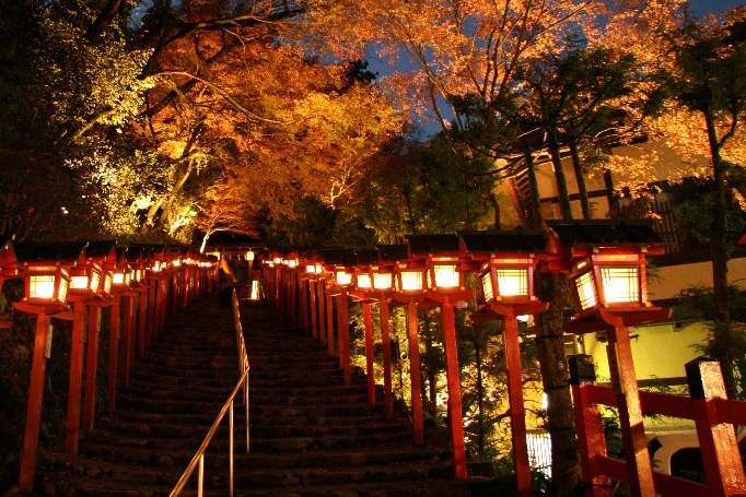 Kibune Maple Lanterns, Kyoto's back yard