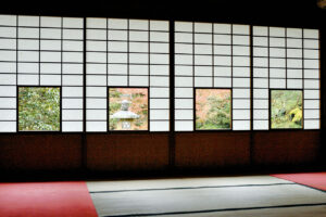 Enjoy the serenity of autumn foliage at Unryu-in in Higashiyama