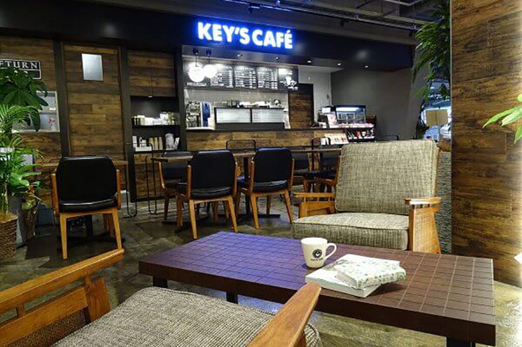 BOOK&CAFÉ [KEY'S CAFÉ Oh!Me Otsu Terrace 分店]。