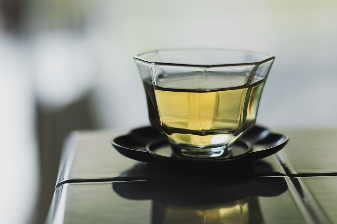 多様なお茶の世界へ案内する河原町のお茶専門店［7T＋］ | Leaf