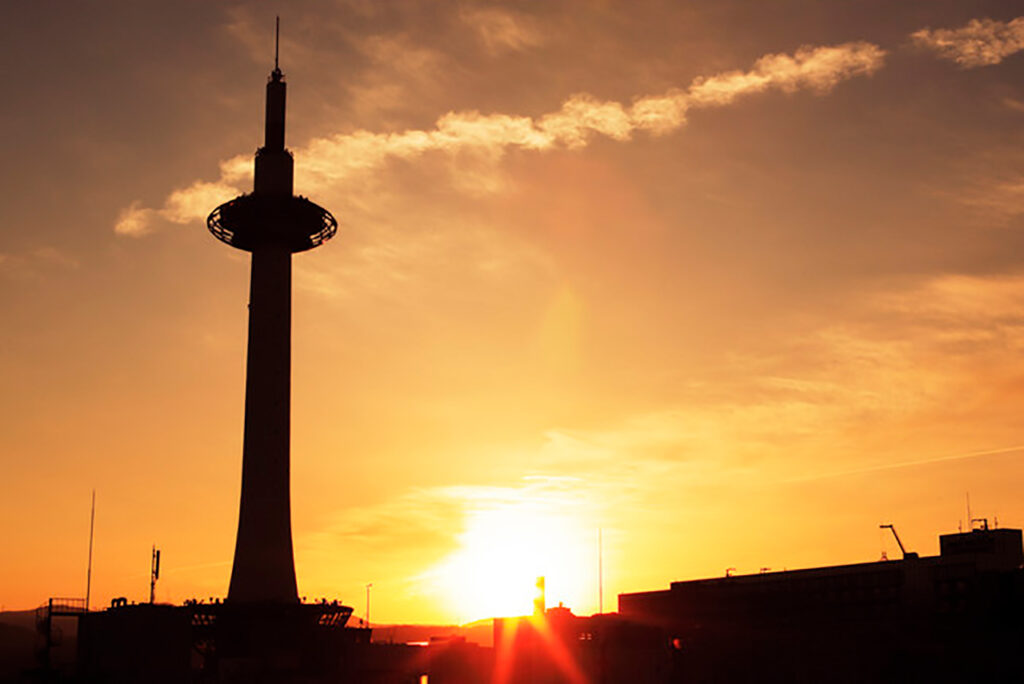 Kyoto Tower First Stroll on New Year's Day 2022