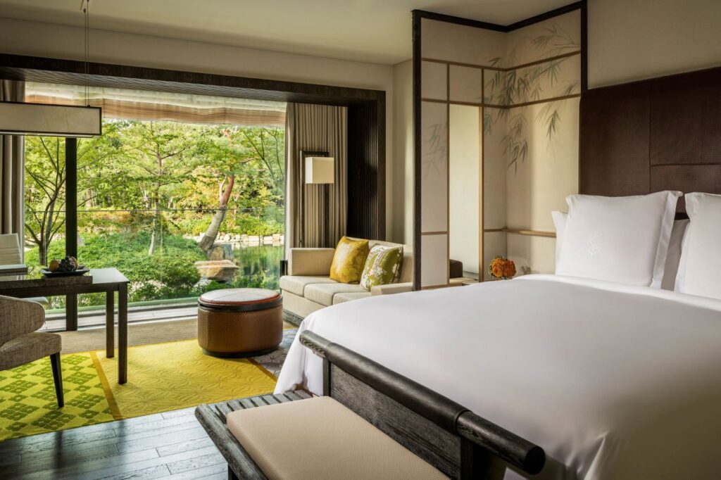 Four Seasons Hotel Rooms