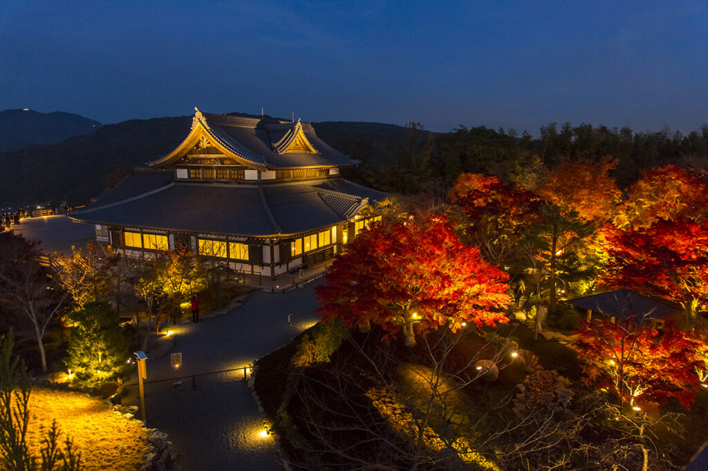 将軍塚青殿院