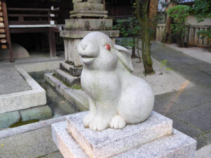 月うさぎと京のうさぎ神社「岡崎神社」