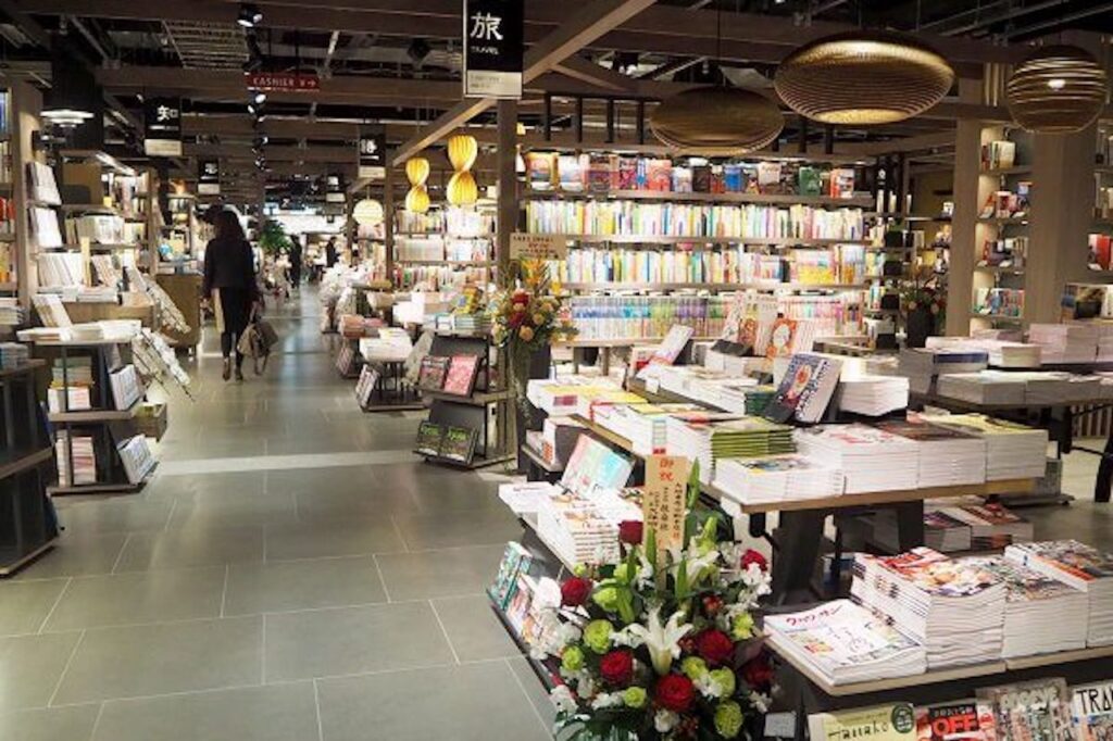 SUINA Muromachi Ogaki Bookstore