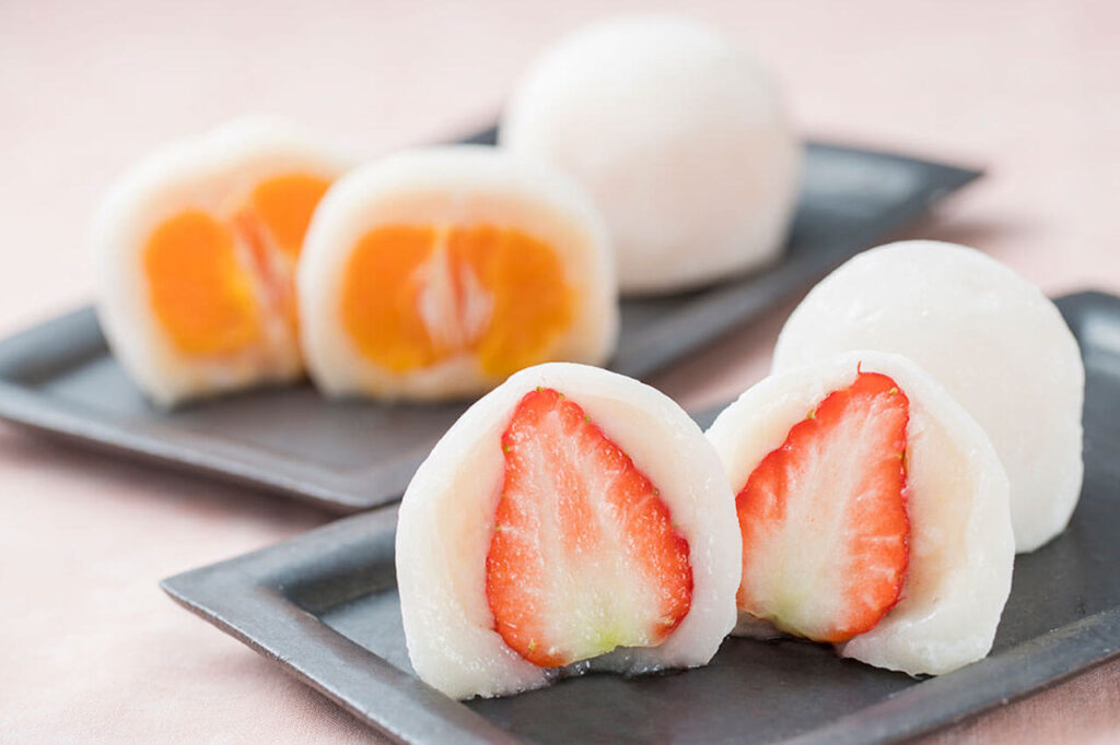 Karyo Itoken's Strawberry Daifuku and Mikan Daifuku