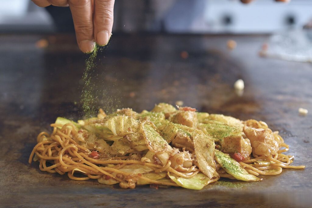 オール鉄板 あつつ…の焼きそば