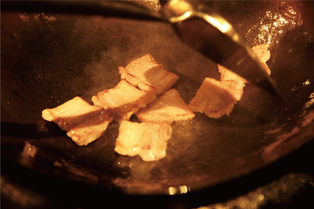 Step 1 of stir-frying vegetables using weywey