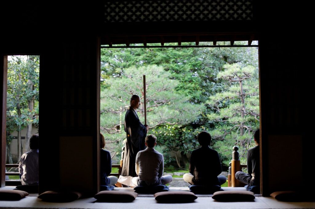 Zazen at Ryosokuin