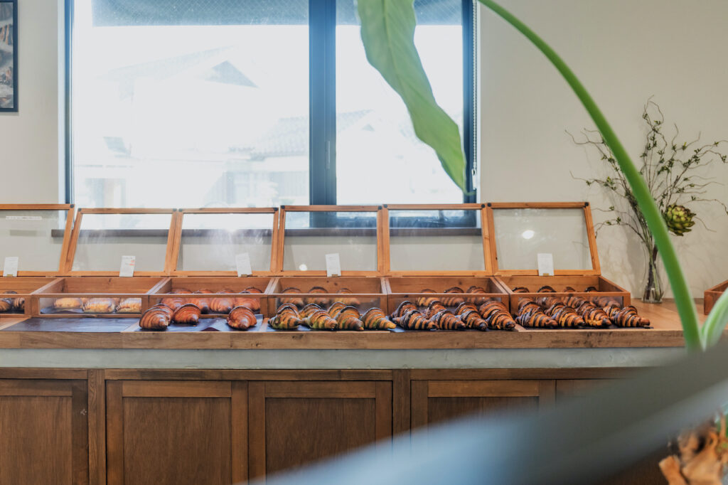 Croissants and Sandwiches Inside New Bird