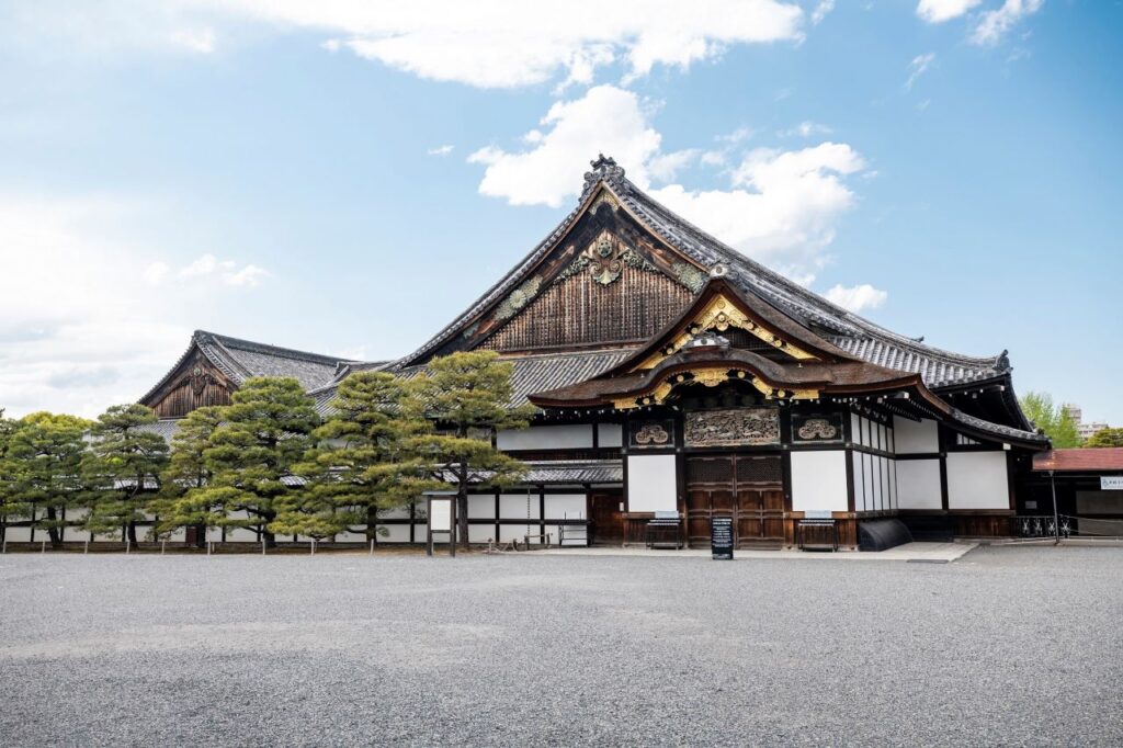 Nijo Castle Ninomaru Car Yard