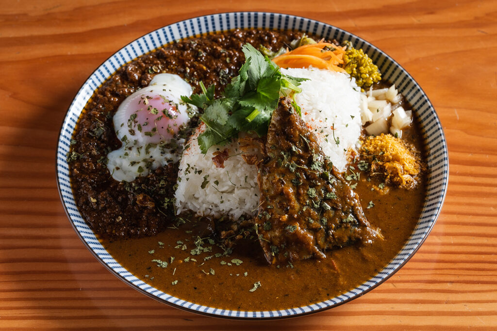 路地奥間借りカレー ぞろ芽