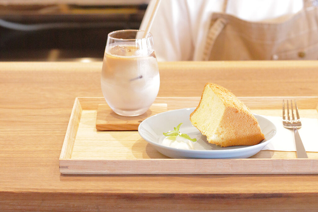 SEIKOUSHA CAFE ルヴァンのシフォンケーキ