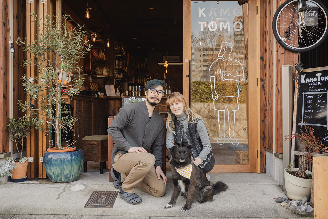 海外のお酒も楽しめる宮川町のドッグカフェ Kamotomo M エム Kyoto By Leaf