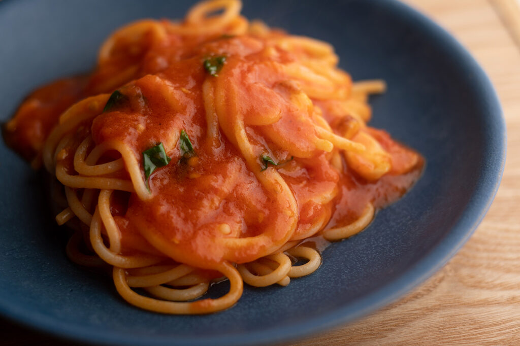 Tomato and basil pasta with hashiya and nakase