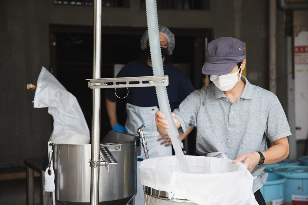 The brewing process at the Laughing Four Seasons Brewery