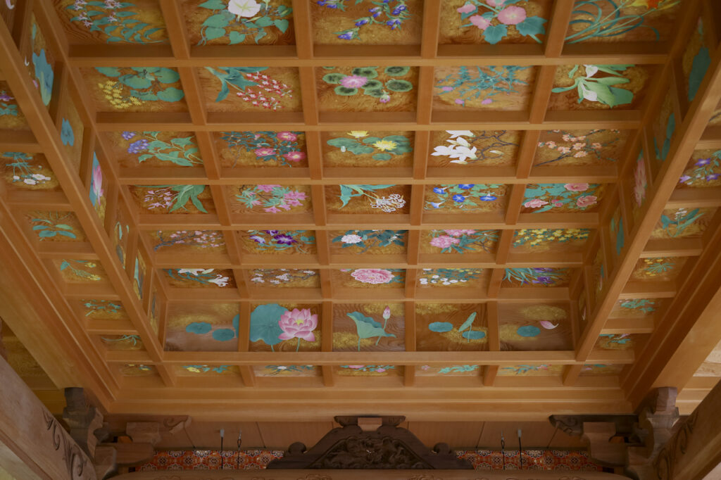 楞厳寺の花天井