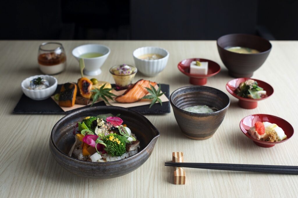 在京都三井花园酒店川原町净业寺享用早餐