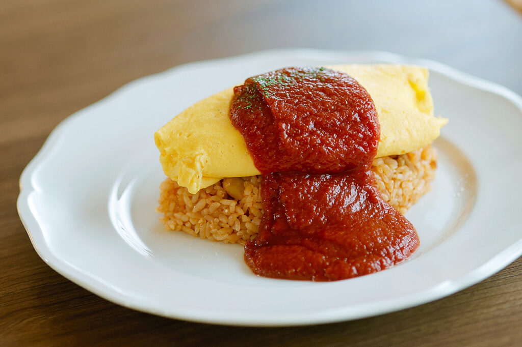 Moa's homemade ketchup omelet rice