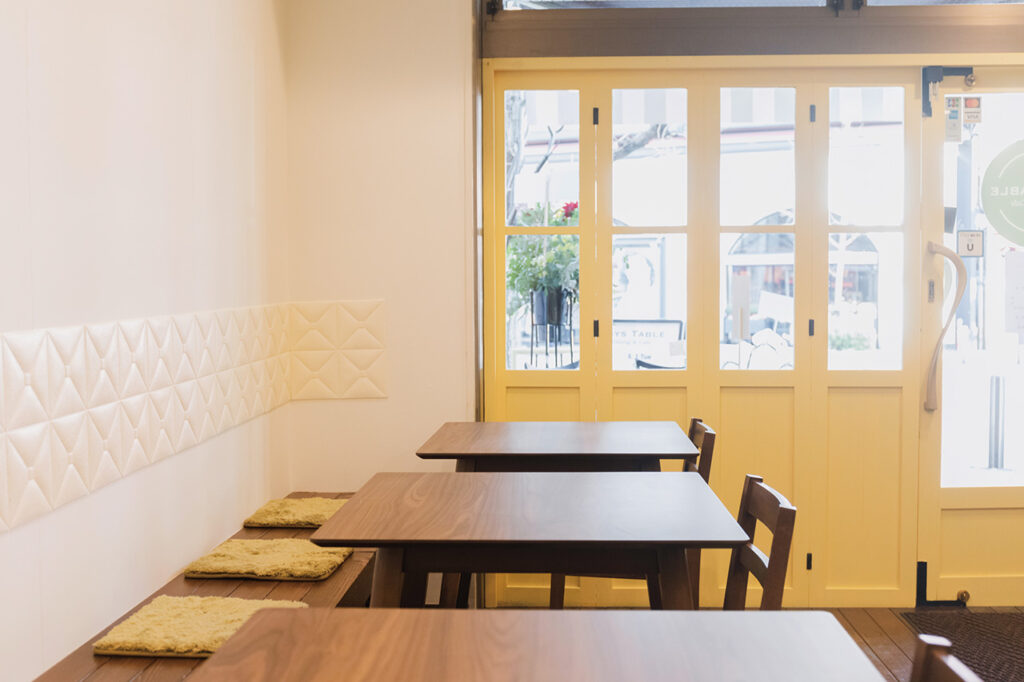 Interior view of JOYS TABLE Dining&Café