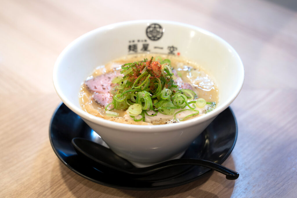 [Menya Ichiku] rich chicken paitan ramen 2-meal set (with Kujo green onions)