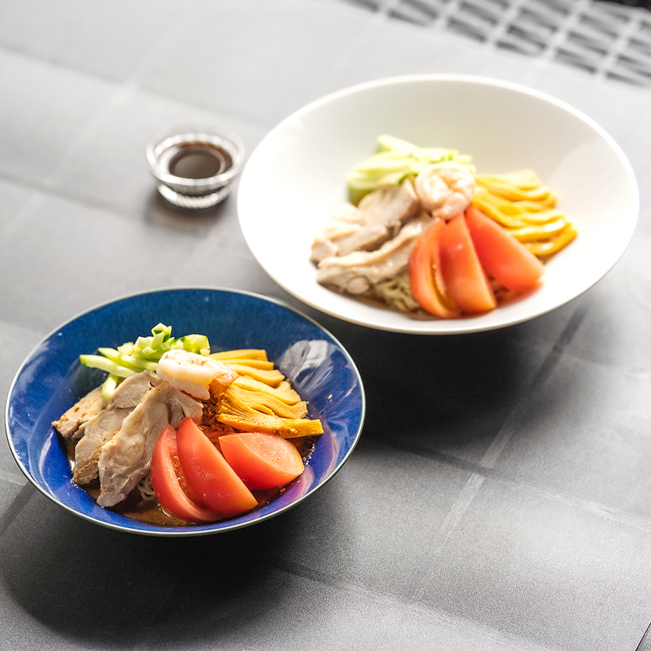 Rakusenro Black Vinegar Cold Noodles and Cold Noodles Eating Comparison Set