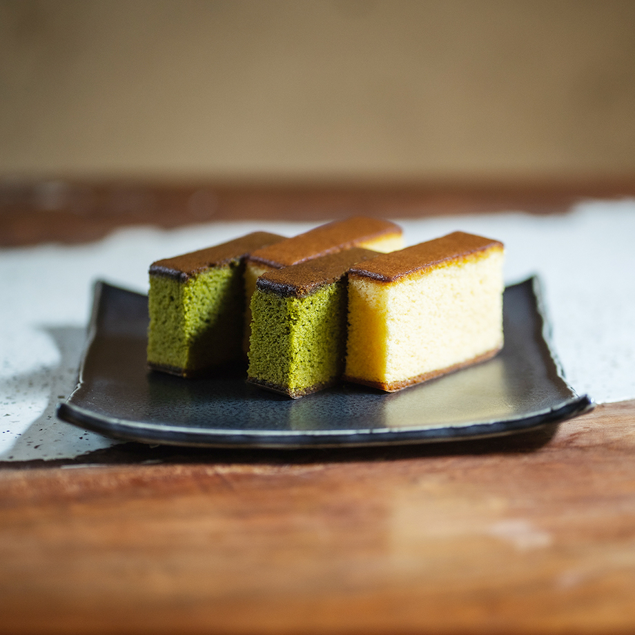 Udon sponge cake, 2 pieces, 10 slices plain x 10 slices matcha