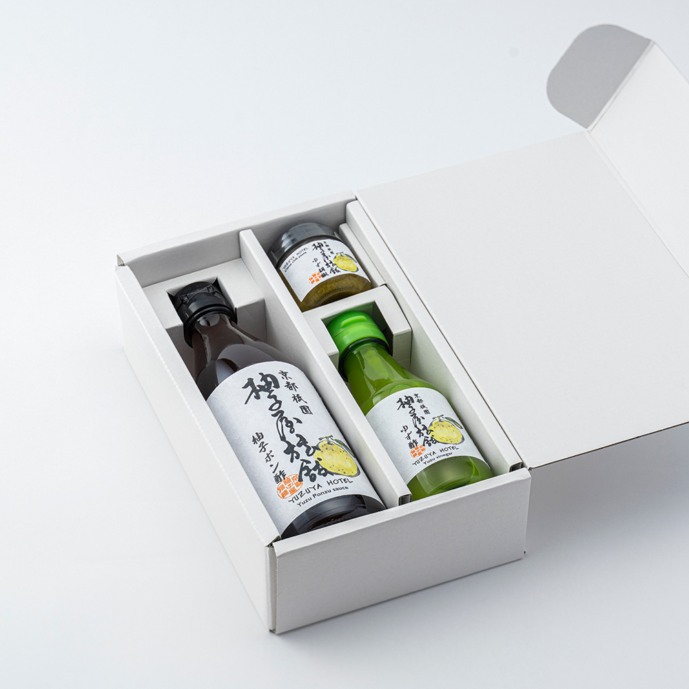 Yuzuya Ryokan 3-piece set (yuzu vinegar, ponzu vinegar, yuzu pepper)