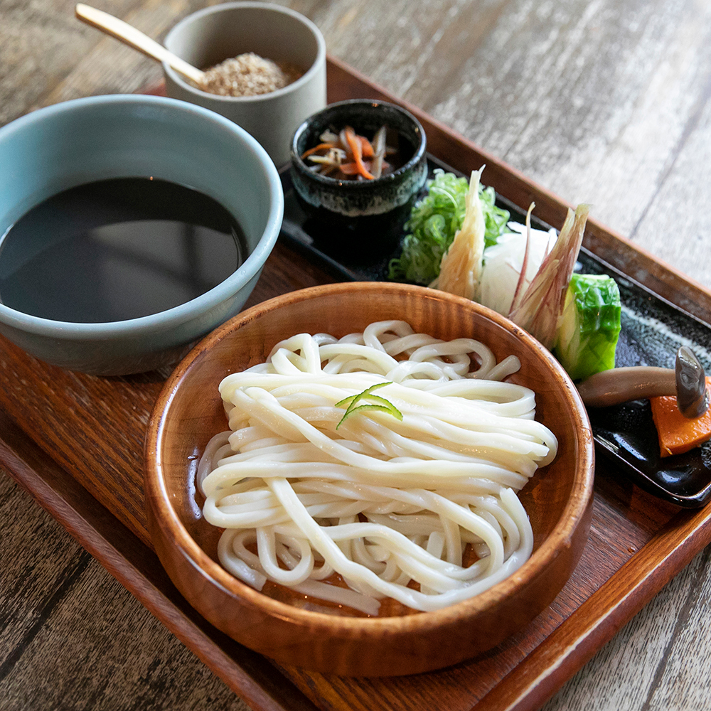 名代おめん  団欒おめん 極生麺・黒胡麻 食べ比べ 4食入