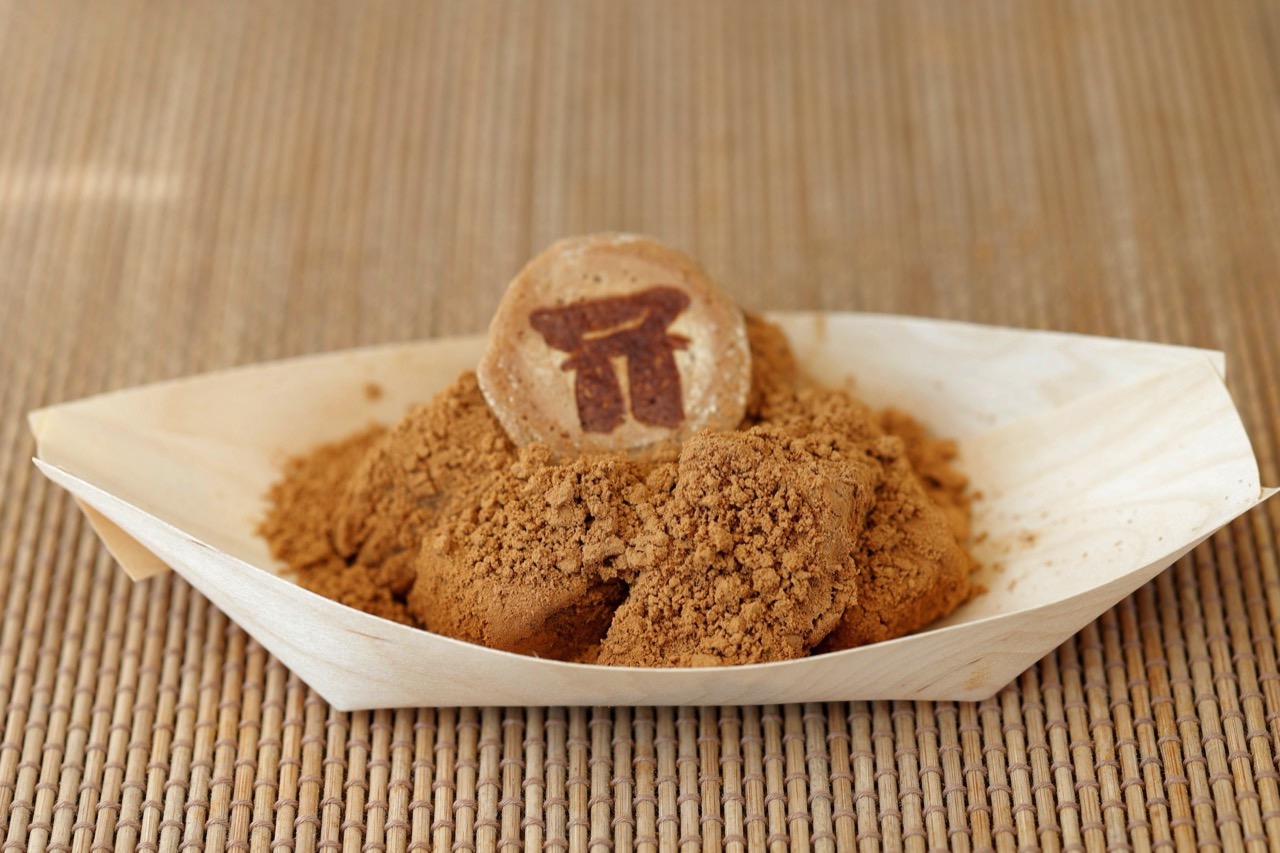 閉店】ふわふわの生わらび餅が味わえる嵐山の［京都仁王門 嵐山わらび