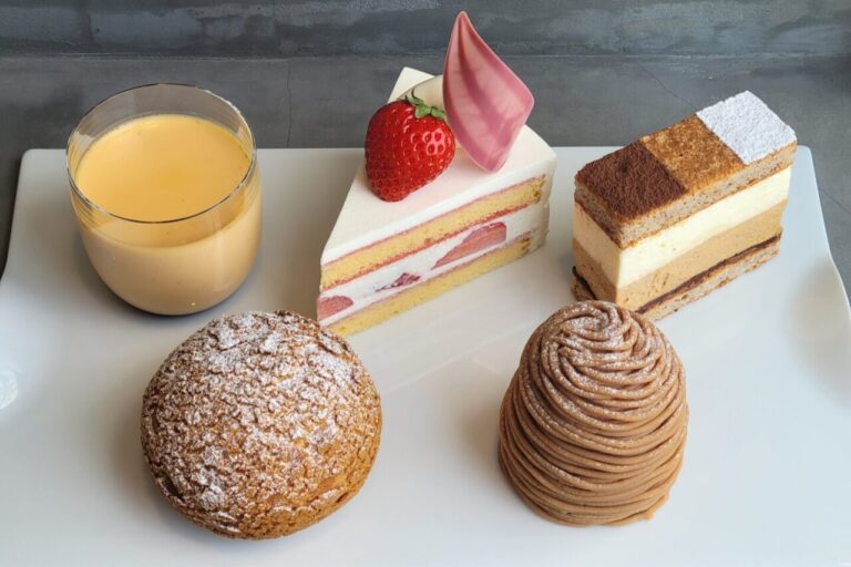 AVECAMOUR cream caramel, gateau saison, marjolaine, choux a la creme, mont blanc