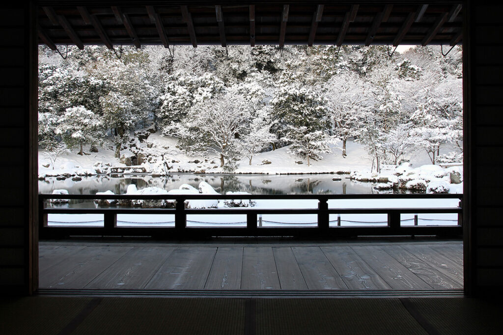 Snow scene of Tenryu-ji Temple