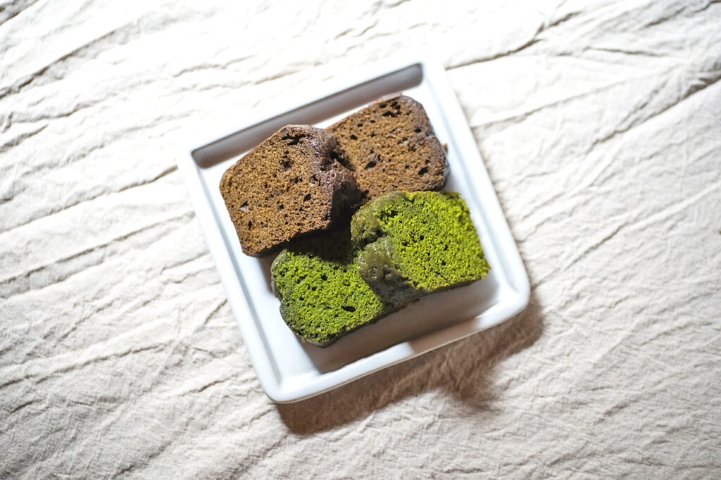 ［Set of two popular pound cakes from Minami Yamashiro Village, Kyoto, Japan.