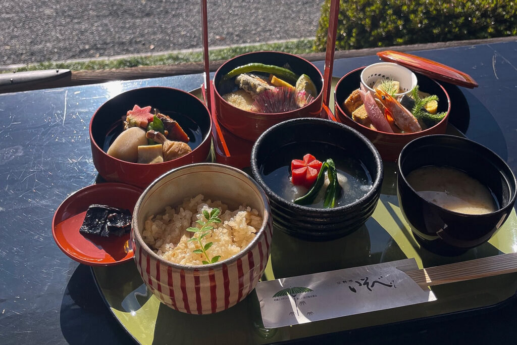 香雲亭 特別昼食 「早春の二の丸御膳」