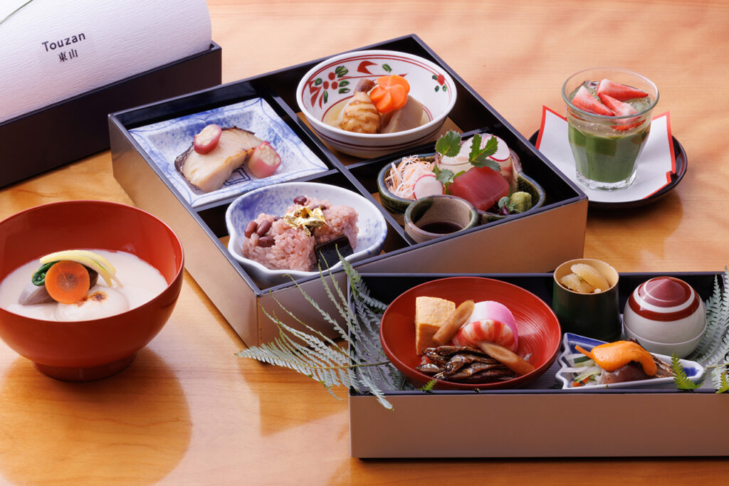 Higashiyama Touzan's New Year's Osechi at [Hyatt Regency Kyoto]