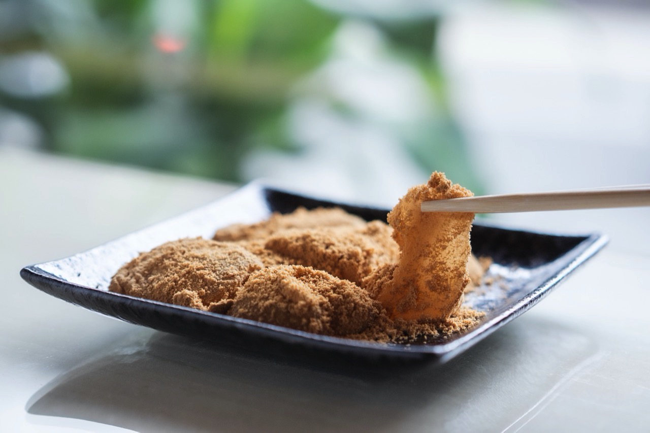 Long-established Japanese confectionery store with a history Long-established Japanese confectionery store with a history