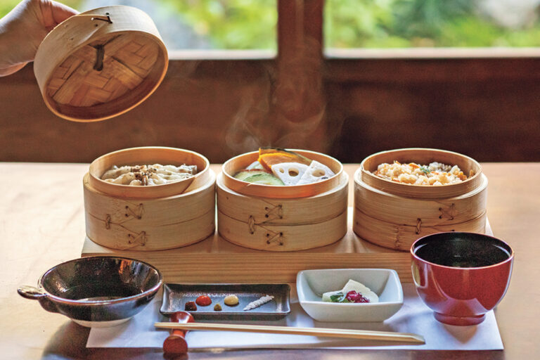 Steamed rice with seasonal vegetables from Fujitora