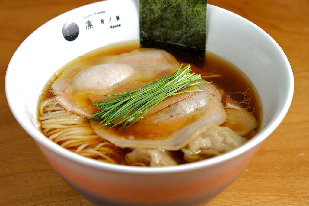 Nippon Ramen 凛 Rin Kyoto の醤油わんたん麺