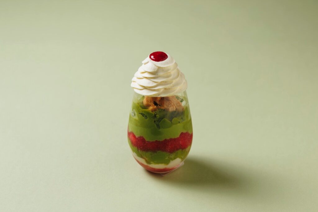 ［RAU Patisserie & Chocolate］のGlass Dessert Strawberry & Pistachio