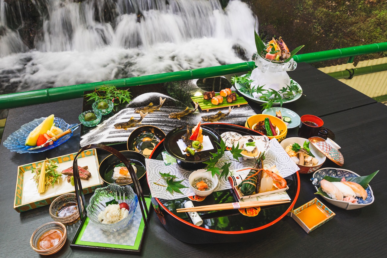 Artistic Cuisine at Kibune's Ryokan [Hiroya] - Leaf KYOTO