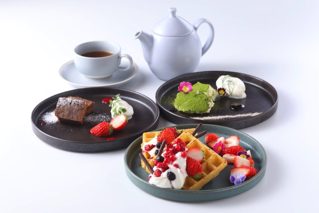 ［Seasonal waffle plate at Together&Co. Berry Berry, Chocolate Brownie, Matcha Tiramisu