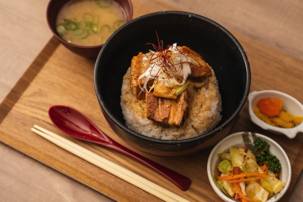 角煮丼専門店 カクトンの角煮丼